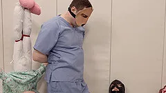 Kara Cox gets her cunt drilled by fucking machine while giving a rimjob