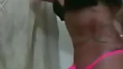 Amateur brunette shakes her awesome butt in webcam solo video