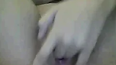 Amateur chick fingers her juicy pussy in hardcore webcam solo