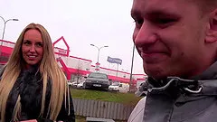 A couple gets busy with some car fucking in a parking lot