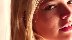 Cute solo model cums her brains out with her favorite toy