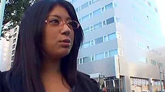 Dark-haired japanese amateur girl gets her shaved pussy creamed