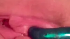 Hardcore solo clip of a chick toying her shaved coochie