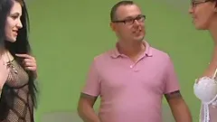 Amateur homemade threesome with cumshot