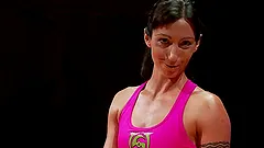 Flexible Wenona shows her acrobatic skills in a ring