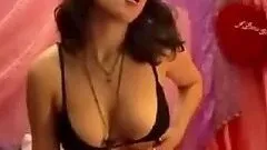 Busty camgirl masturbates on cam