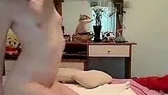 Nerdy teen masturbates on cam