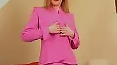 Retro Milf in Girdle Nylons loves the attention