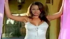 Raquel Gibson likes getting naked on the poolside