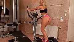 Blonde hottie Kissy fingers her pussy and fucks it with a toy