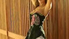 Stunning Michelle Michaels Stripping to Show Her Perfect Body