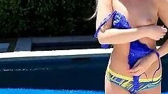 Aubrey Evans the Cool & Confident Nude Blonde Poses On Cam