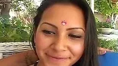 Sexy Indian babe gets her ass shaky, riding his cock