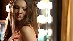 Gorgeous Bombshell Strips & Shows Off Her Body