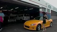 Slutty Dominica Leoni gets threesomed in car service