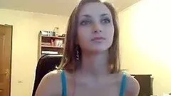 Gorgeous Blonde Shows Her Sexy body In A Webcam Vid