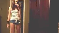 Teen Beauty Dances Naked For the Camera