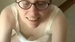 Amateur nerdy chick fuckin' & suckin