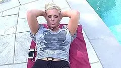 Workout Blonde Gets the Massage of a Lifetime