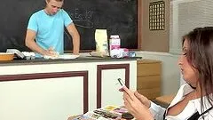 Cooking Up A Very Warm Cumshot With The Hot Brunette Kortney Kane