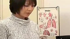 Busty Japanese MILF Gets Fucked Until Squirting at the Gyno