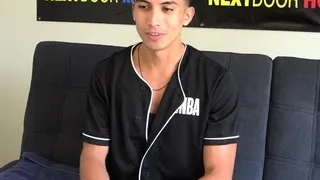 Amateur stud jerks dick on 1st casting