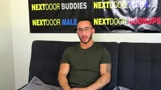 Bisex spex stud masturbates at audition