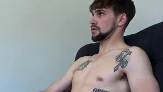 Bigcock inked jock jerks cock on casting