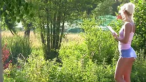 Outdoors fucking with a hot ass blonde girlfriend who loves it from behind