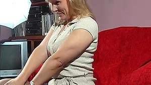 Amateur wife Danielle Mannaken spreads her legs and rides a sex toy