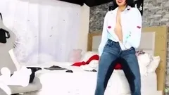 Stefi_alizon - Pissing in Jeans