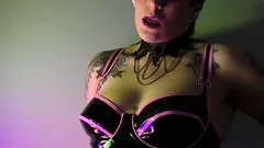 Big boob brunette masturbates on webcam