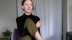 amateur innocent doll1 fingering herself on live webcam