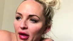 Amateur brunette ariana marie solo toying