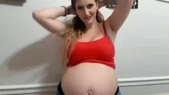 Kelly Payne - Mom gobbles up your friends VORE