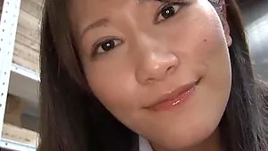 Lustful Japanese secretary Kozue Hirayama drops on her knees to blow