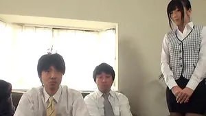 Pretty Japanese girl Ootsuki Hibiki drops on her knees to suck dicks