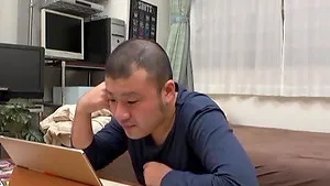 Curvy Japanese chick Mishima Natsuko spreads her legs to ride