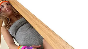 Hot ass model loves having sex with her boyfriend in the gym