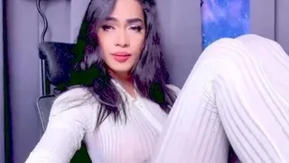 Big boob brunette masturbates on webcam