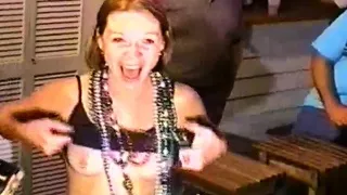 French amateurs suck public cock