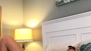 Amateur brunette ariana marie solo toying