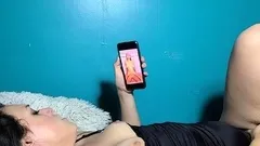Naked amateur webcam girl fingering her pussy live on camera
