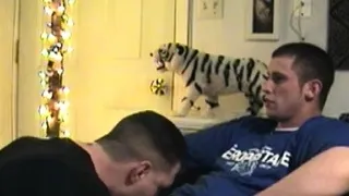 Straight college amateur sucked by DILF