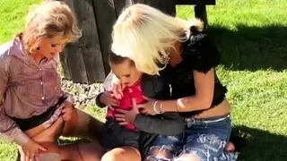 Foxy chick spreads pussy for a large sex toy to penetrate