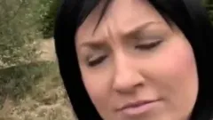 Arrogante Zicke blaest Schwanz im Wald! Ins Maul gespritzt!