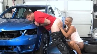 RIM4K. Rimming turned the car mechanic on and he was ready