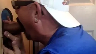 Dickblowing gloryhole daddy gets mouth jizzed