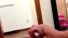 La mia ex di roma mi fa una sega e mi fa sborrare