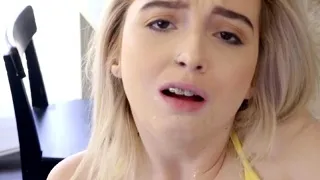 Teen stepsis needs som cream behind mom